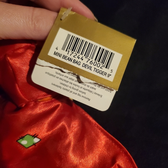 Disney Store Exclusive Tigger and Pooh Plush - Picture 10 of 13